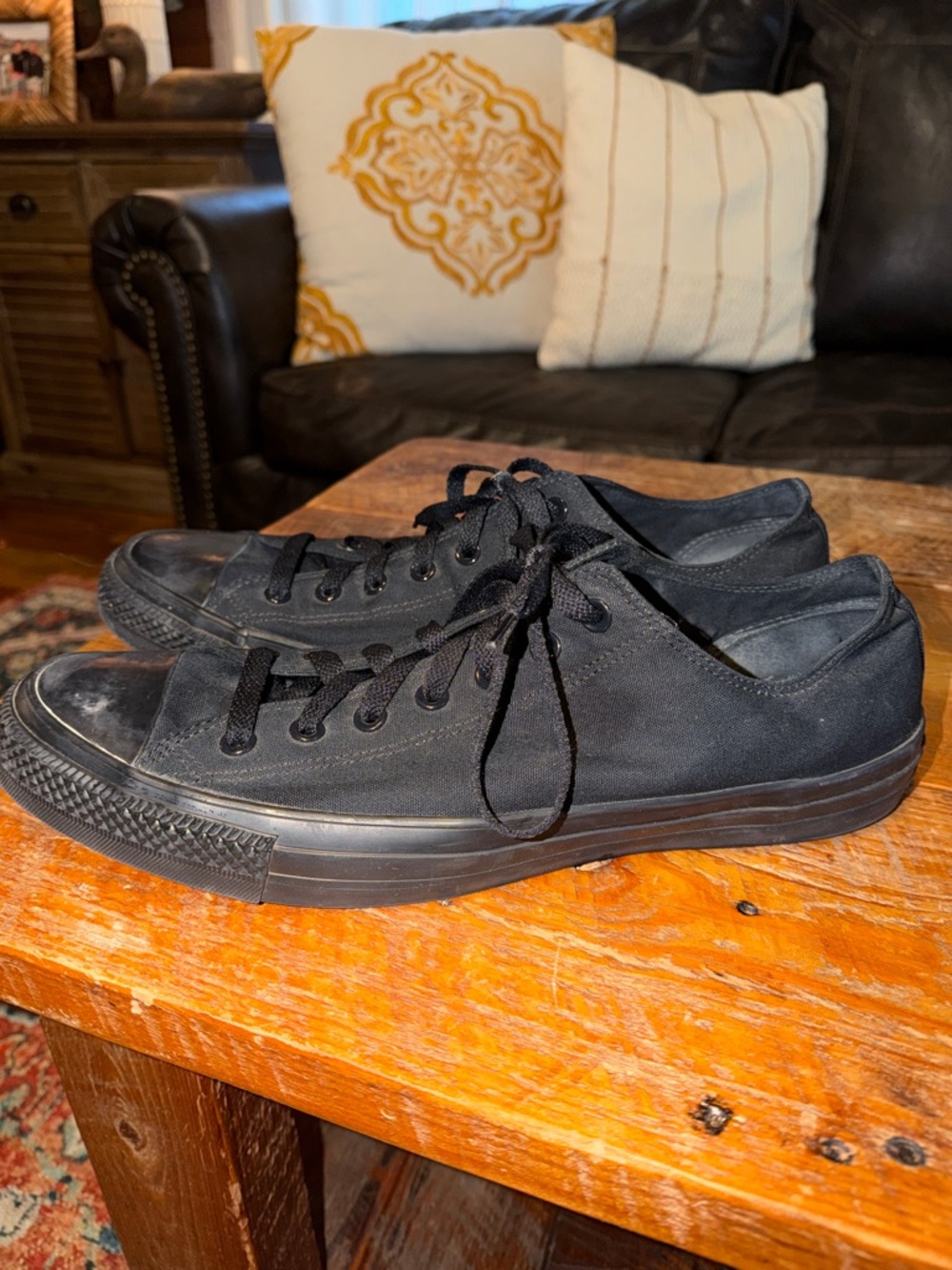 Men's All-Black Low-Top Canvas Sneakers
